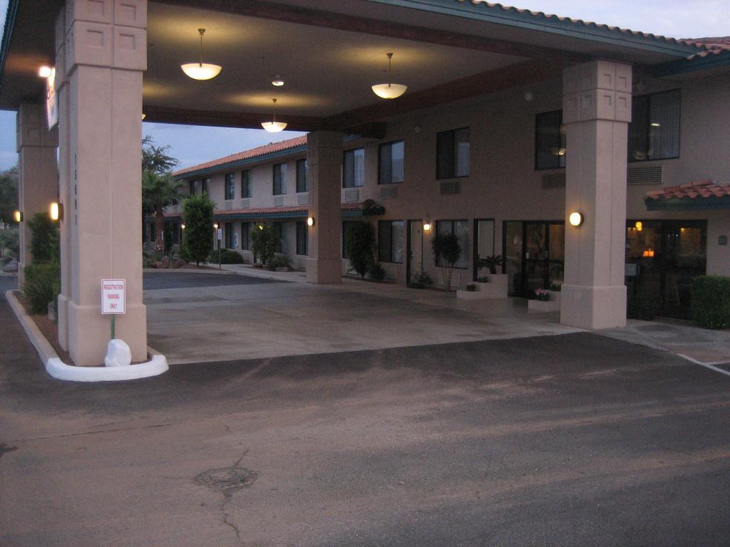 Catalina Inn Luaran gambar